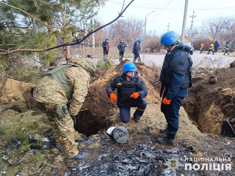 Российский дрон-камикадзе “Shahed 136” упал на территории частного сектора в Запорожье: последствия. ФОТО