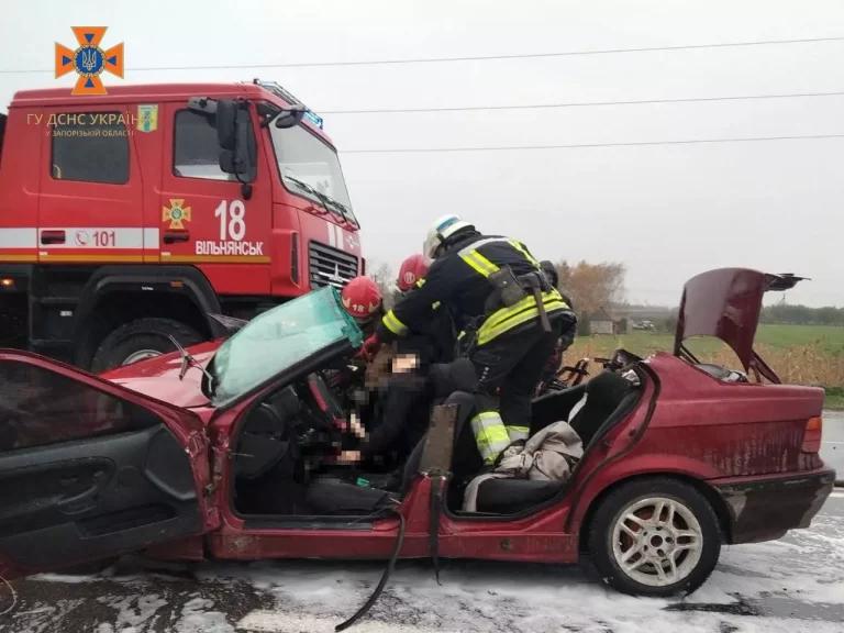 Смертельное ДТП в Запорожском районе: 3 человека погибли на месте (ОБНОВЛЕНО)