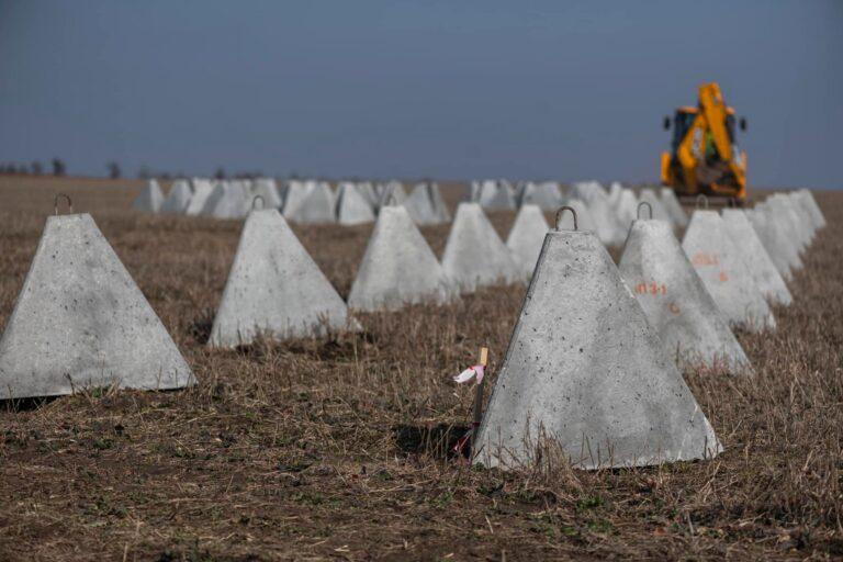 Сили Оборони почали будівництво фортифікацій поблизу Запоріжжя (ФОТО)