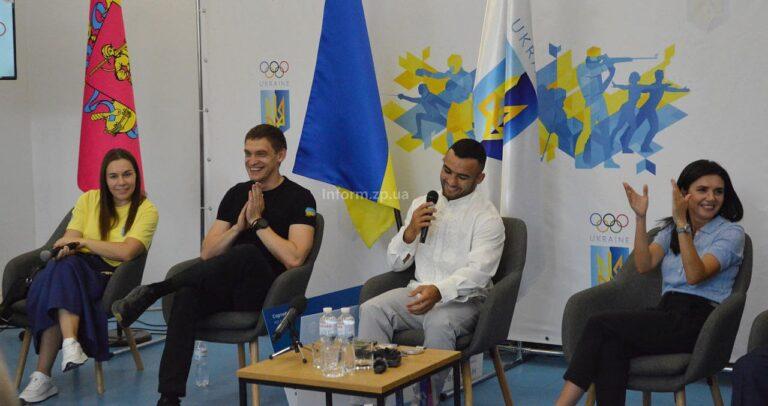 Запорізьким олімпійцям вручили грошові сертифікати