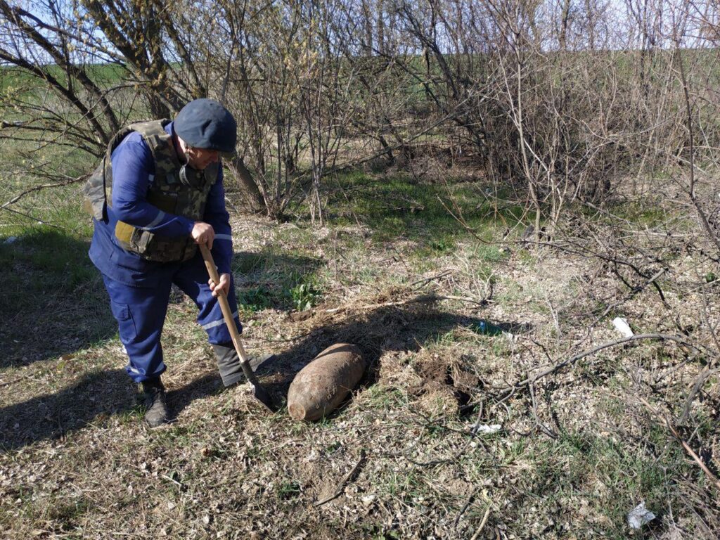 u-zaporizkij-oblasti-zneshkodili-35-vibuhonebezpechnih-predmetiv