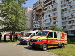 В Киеве в многоквартирном доме в Дарницком районе случился взрыв