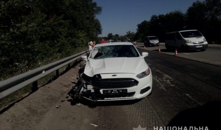 Na trasse Zaporozh'ye-Vasil'yevka nasmert' sbili remontnika dorogi (FOTO)