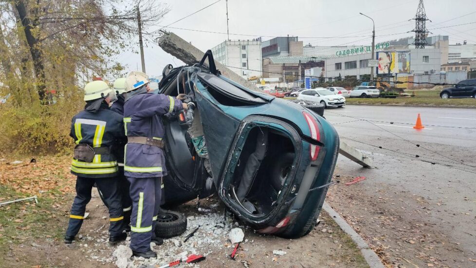 В Запорожье произошло мощное ДТП: водитель погиб