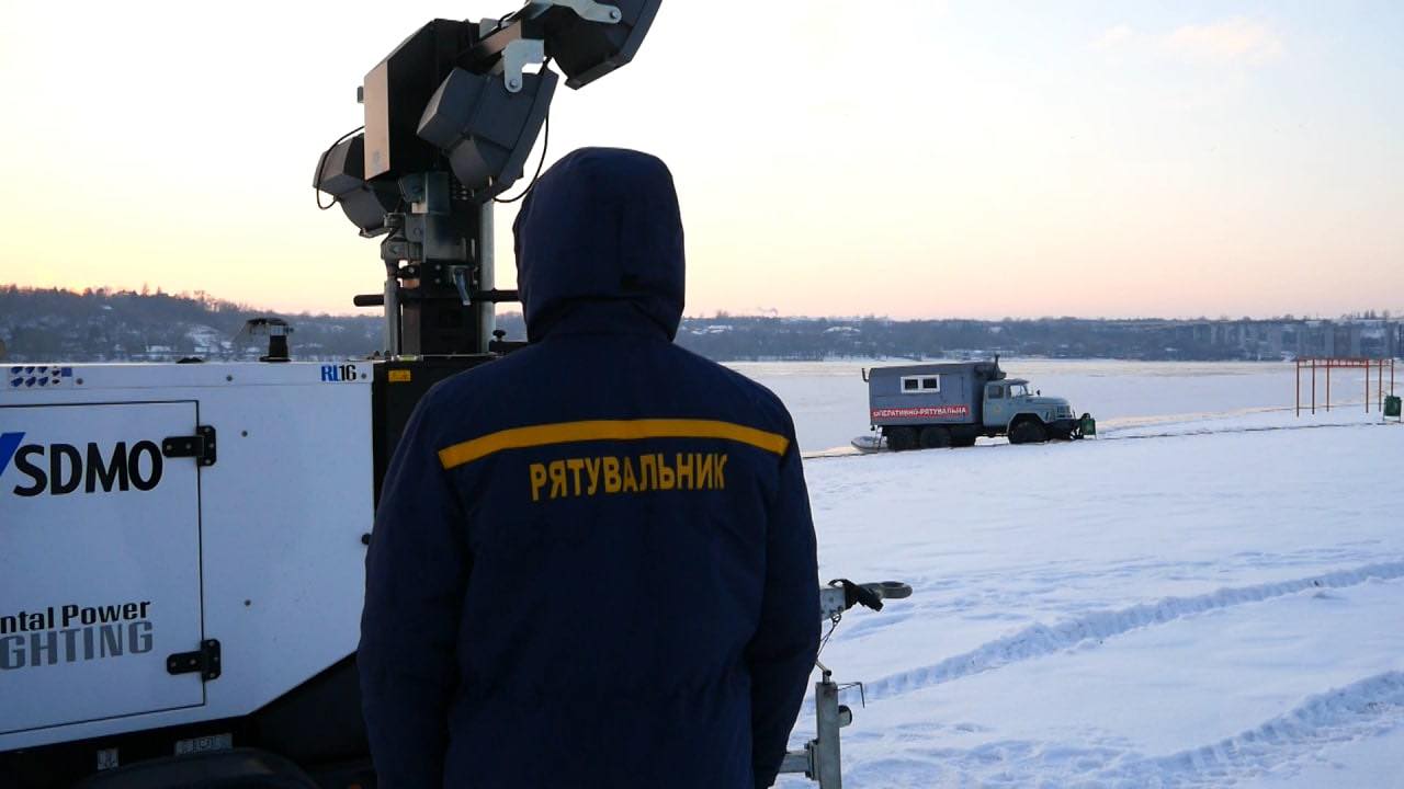 В Запорожье накануне Крещенских купаний на пляжах установили спасательные посты