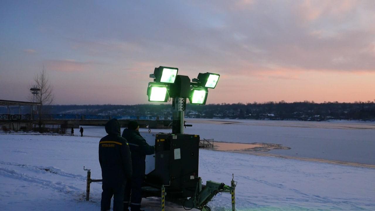 В Запорожье накануне Крещенских купаний на пляжах установили спасательные посты