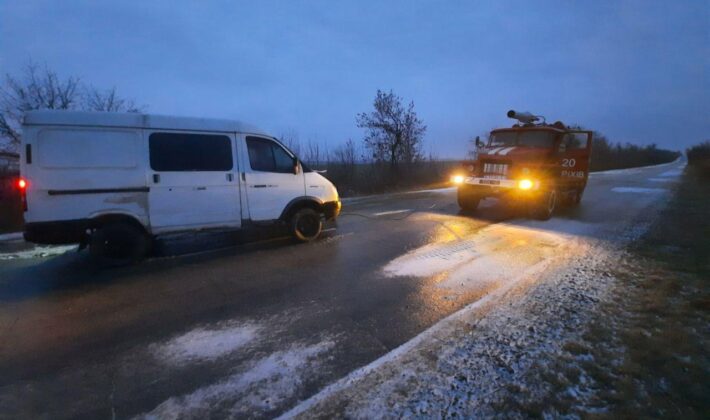 В Запорожской области в снегу застрял автобус с пассажирами