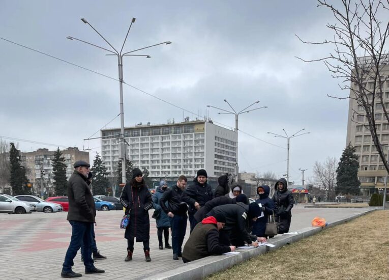 Рыночники Запорожья вышли на митинг против повышения местовых