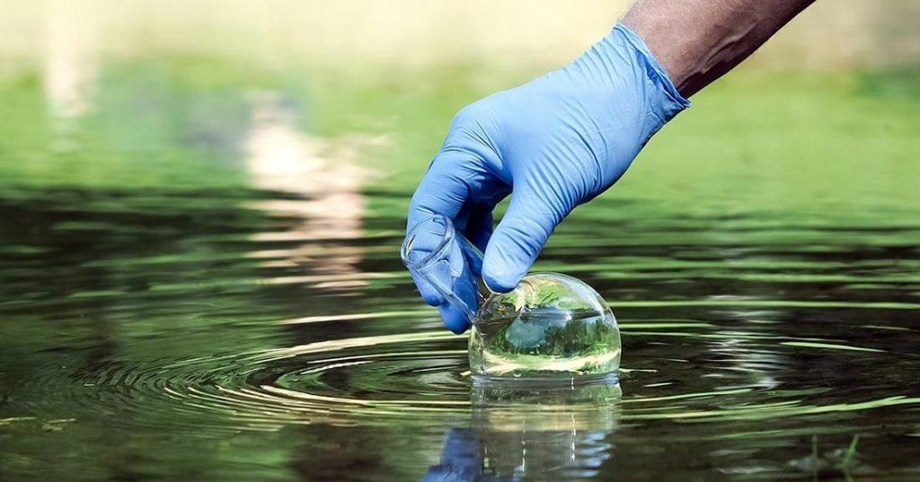 Воду в Азовском море и Днепре проверили на загрязнения