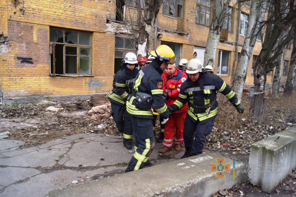 Рухнул балкон в Запорожье: мужчина умер из-за травм