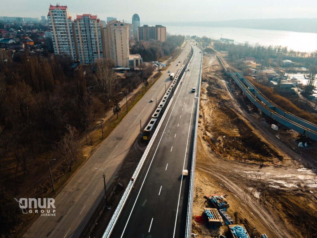 Первый проезд по вантовому мосту в Запорожье: как он выглядит