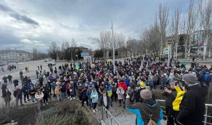 В Мелитополе и Бердянске местные жители выйдут на митинги 9 мая