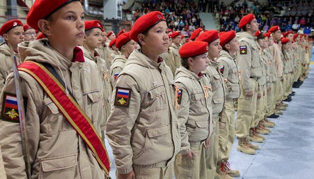 Подростков в Запорожской области принудительно заставляют брать российские паспорта