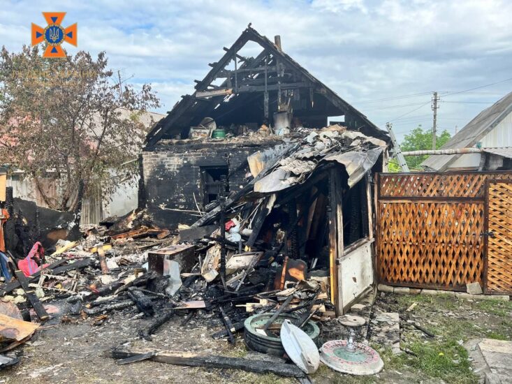 Пожар загорелся в одном из районе Запорожья этой ночью: подробности