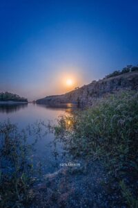 Фотограф зафільмував вечір під час повного місяця в Запоріжжі (ФОТО)