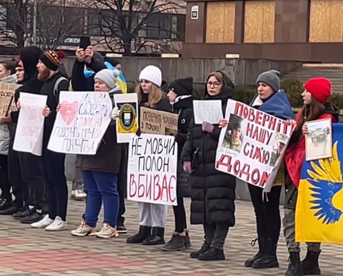 Акція на підтримку полонеених "Полон вбиває" Запоріжжя 17 грудня