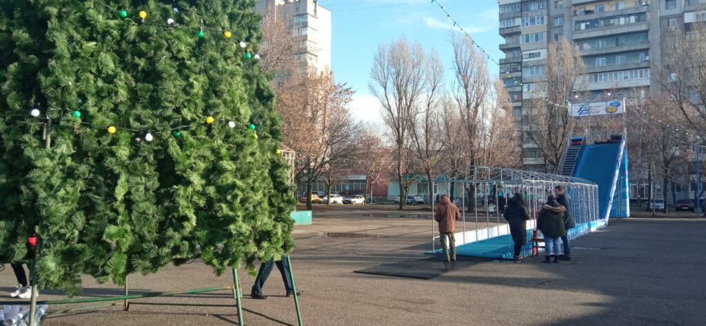 Ялинка у Комунарському районі Запоріжжя