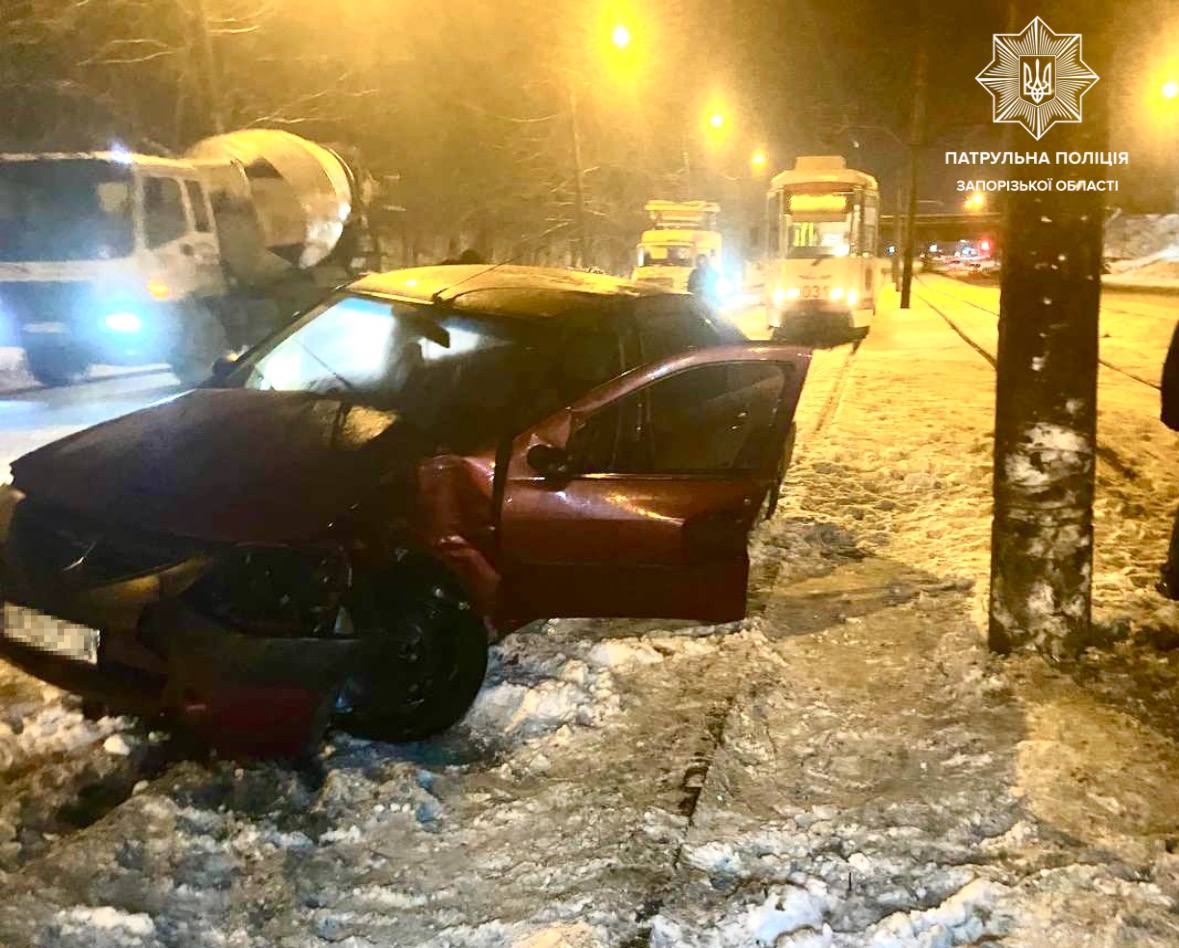 У Запоріжжі сп'янілий водій потрапив у ДТП