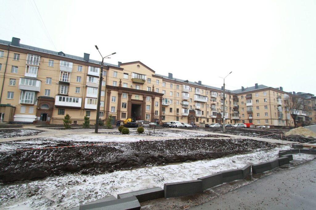 У Запоріжжі триває відновлення зруйнованих багатоповерхівок