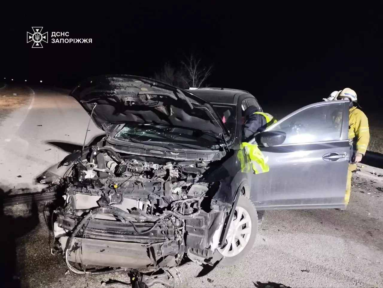 Біля Запоріжжя зіткнулися два автомобілі. Троє людей постраждали