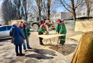 Куртєв показав, як ліквідовують наслідки атаки по Запоріжжю 22 березня (ФОТО)