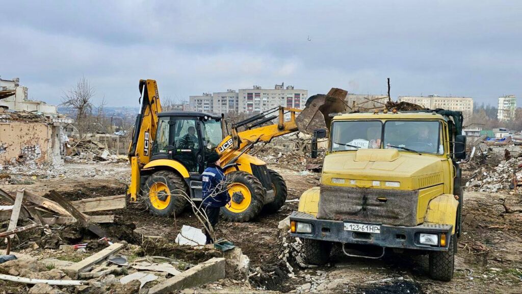 У Запоріжжі ліквідують наслідки атаки