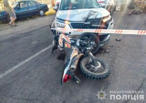 В передмісті Запоріжжя троє дітей їхали на мотоциклах та потрапили в аварію (ФОТО)