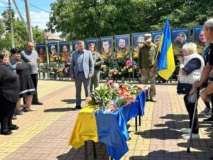 Запоріжці провели в останню путь загиблого воїна