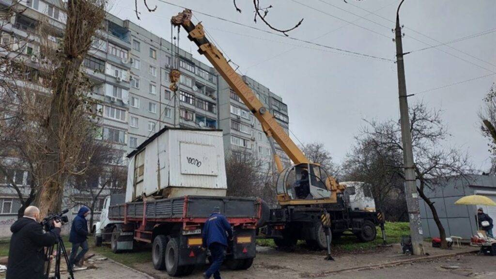 Демонтаж незаконного кіоска