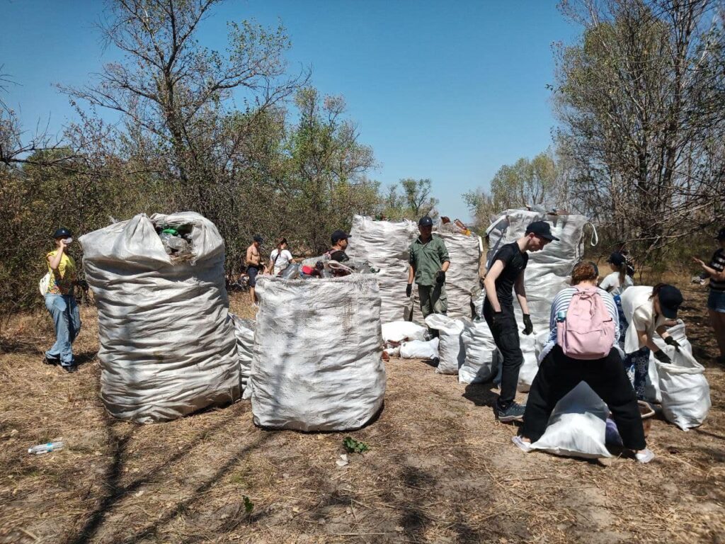 У Запоріжжі відбулося масштабне прибирання