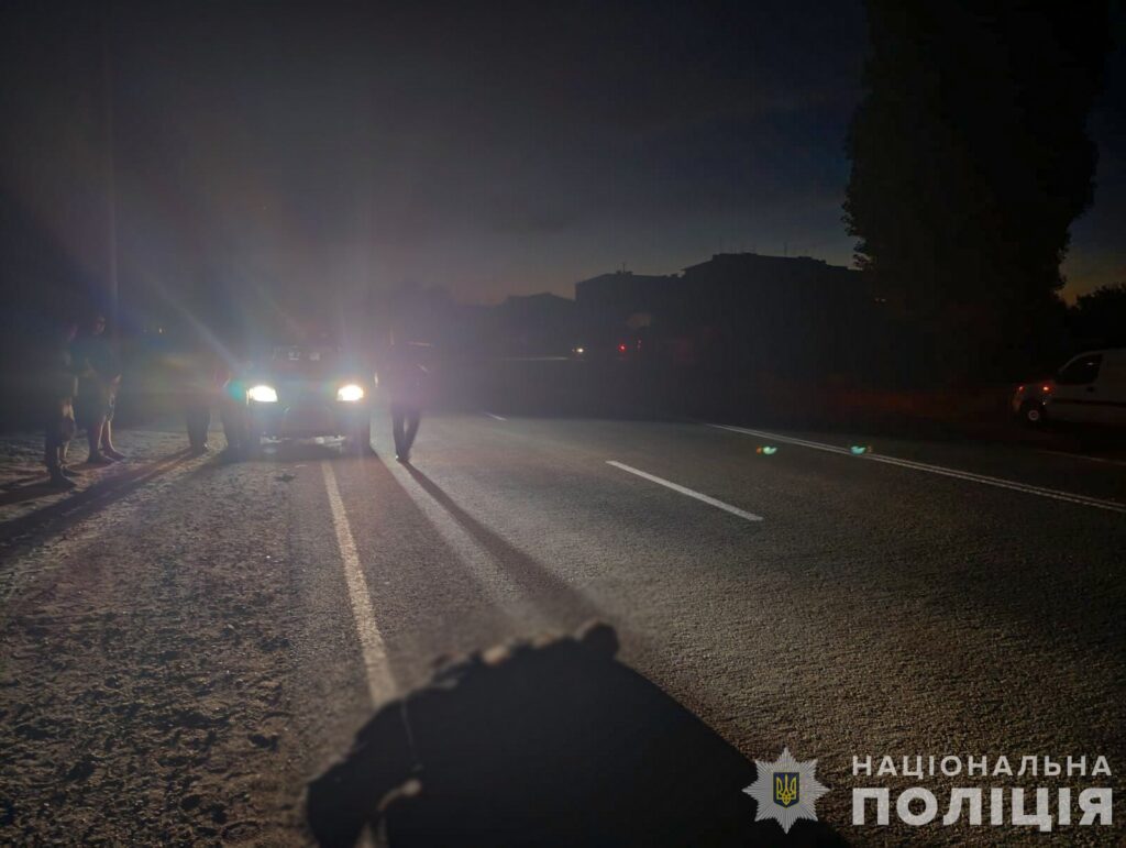 У Комишувахі водій збив військовослужбовця