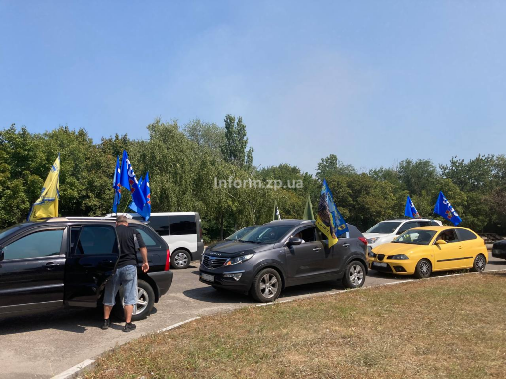 Підтримка військовополонених: у Запоріжжі відбувся автопробіг (ФОТО)