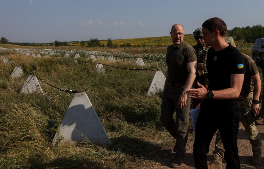 Прем'єр-міністр Шмигаль обстежив фортифікації на Запоріжжі (ФОТО)