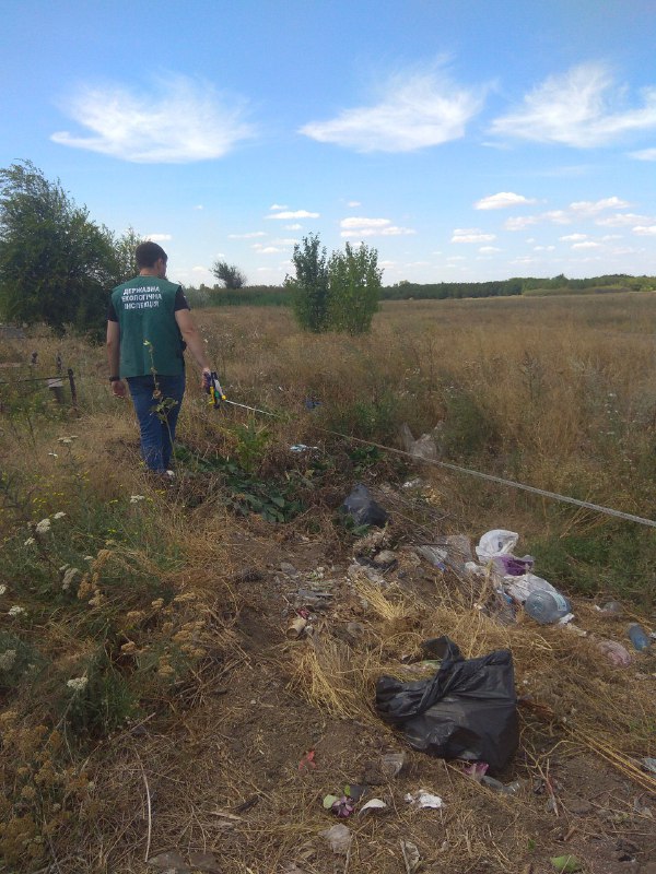 Стихійні сміттєзвалища поблизу Леванського кладовища