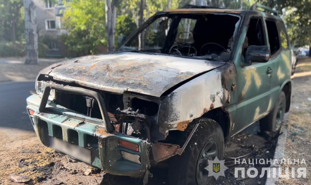 Автомобіль ЗСУ, який підпалили неповнолітні хлопці