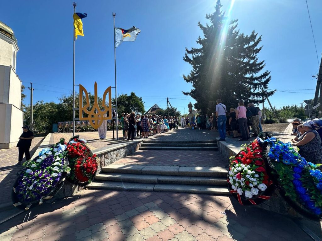 На Запоріжжі попрощались із військовим з селища Балабине (ФОТО)