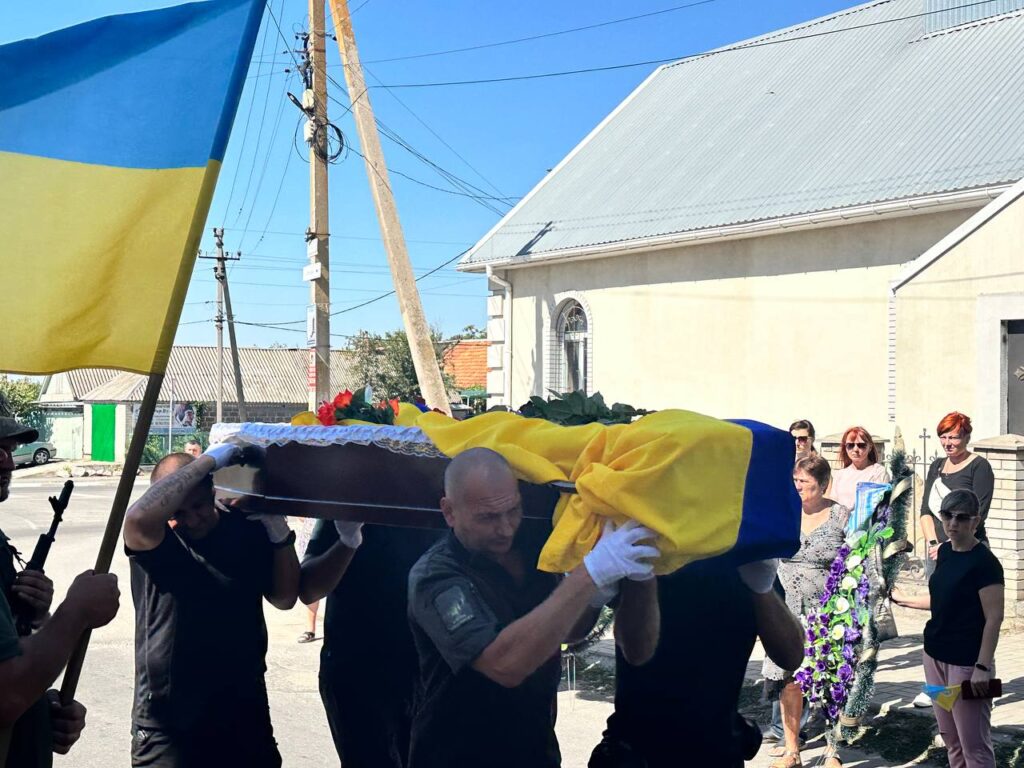 На Запоріжжі попрощались із військовим з селища Балабине (ФОТО)