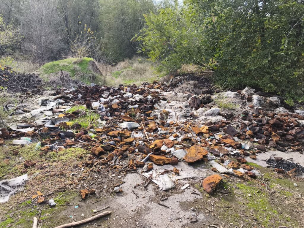 Сміттєзвалище у Вознесенівському районі.