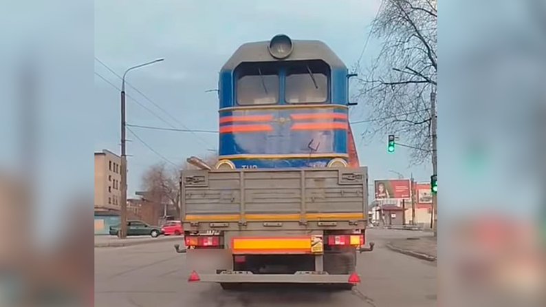 В Запорожье с детской железной дороги вывезли локомотивы и паровоз: причина