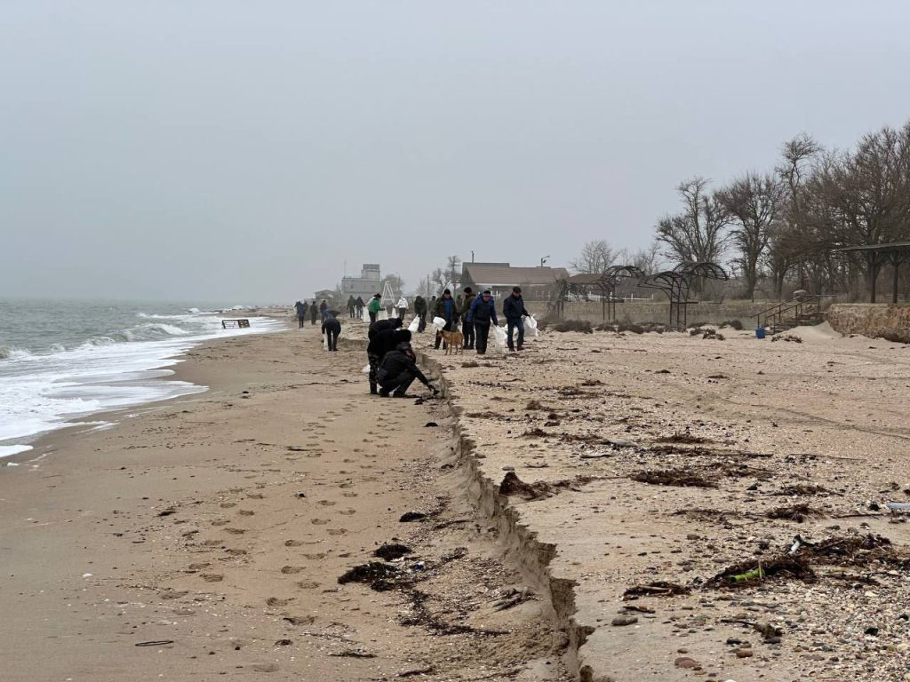 Російський мазут забруднив узбережжя Азовського моря