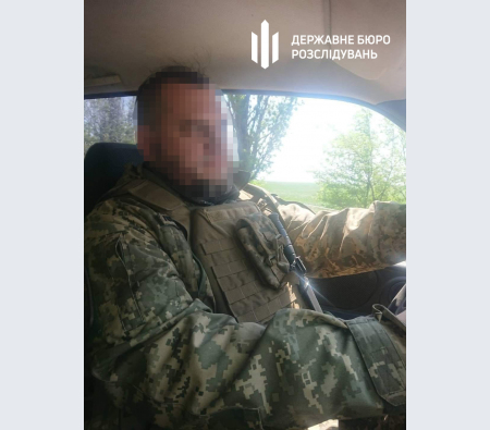 ДБР викрило екскомбрига однієї з бригад ТРО, який забезпечив підвищені виплати власній дружині за фіктивну участь у бойових діях