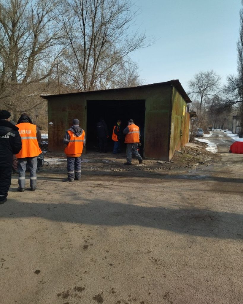 У Заводському районі Запоріжжя демонтували незаконно встановлені металеві конструкції.